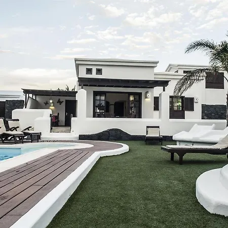 Faro Park With Private Pool Playa Blanca (Lanzarote)