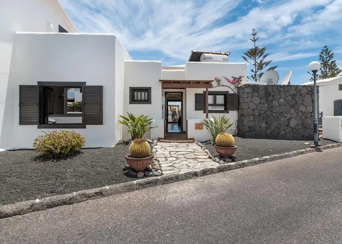 Faro Park With Private Pool Playa Blanca (Lanzarote)